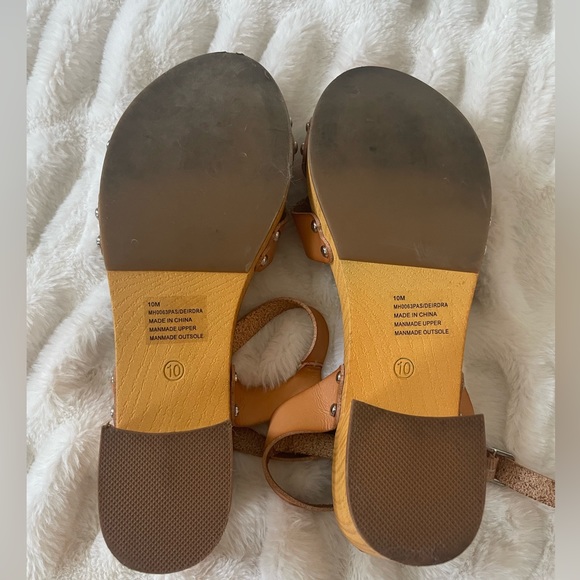 Altar'd State clogs - Picture 3 of 5